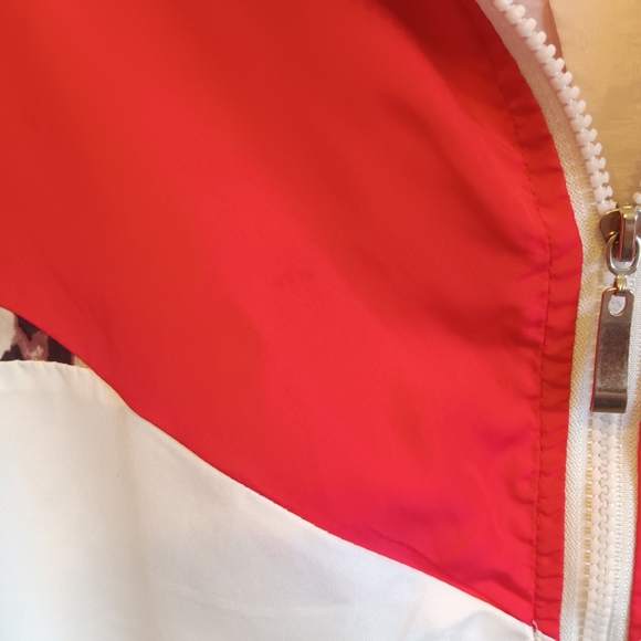 Stylish Red and White Women's Jacket Possibly Vintage - Picture 10 of 10